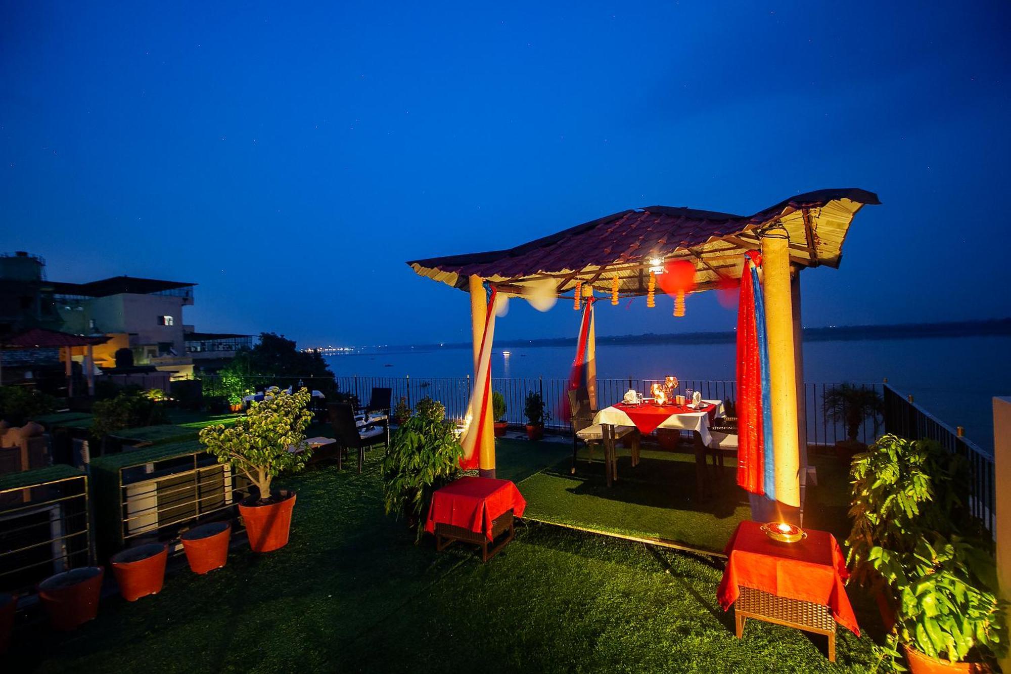 Amritara Suryauday Haveli Hotel Varanasi Exterior foto