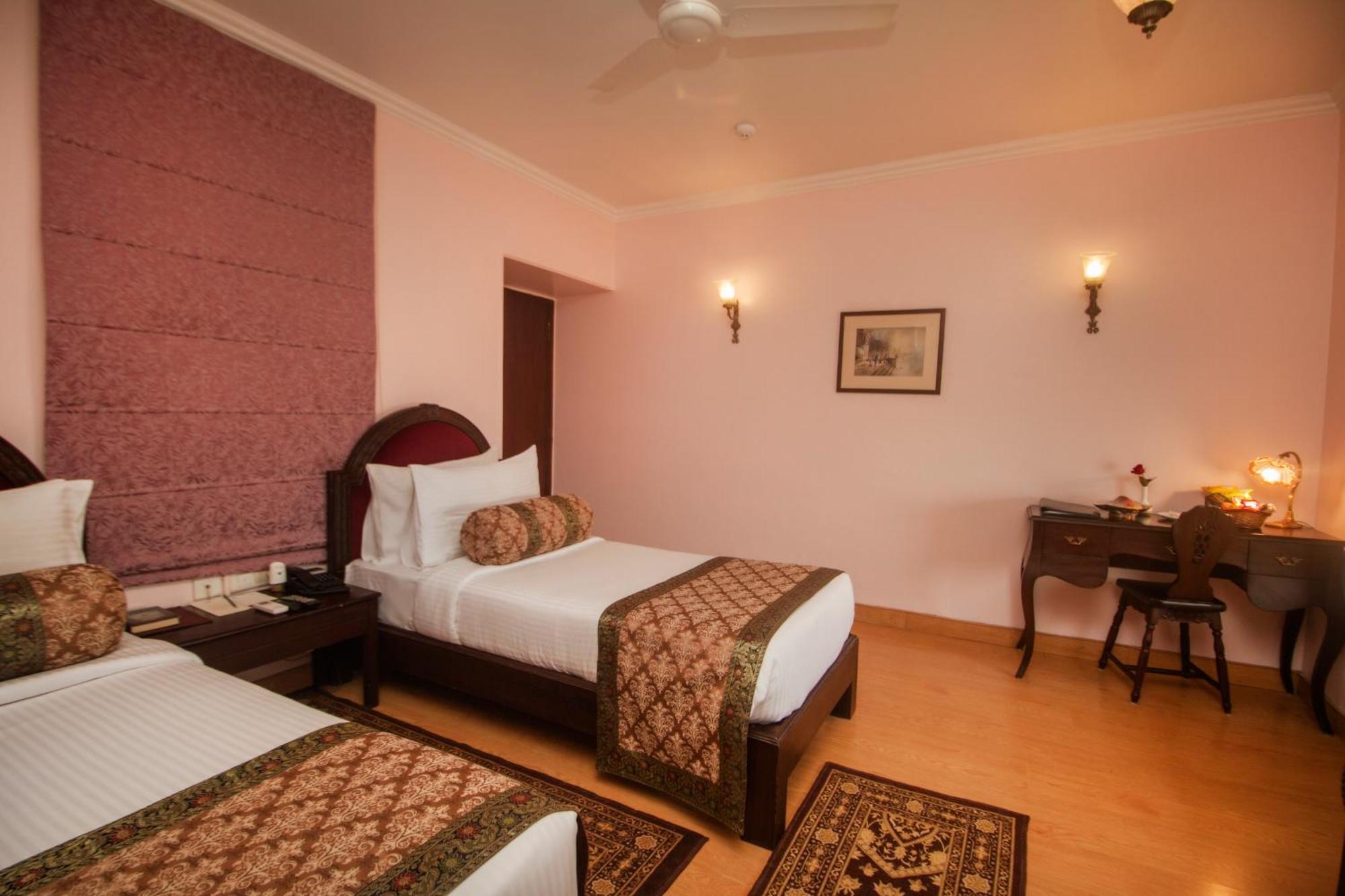 Amritara Suryauday Haveli Hotel Varanasi Exterior foto