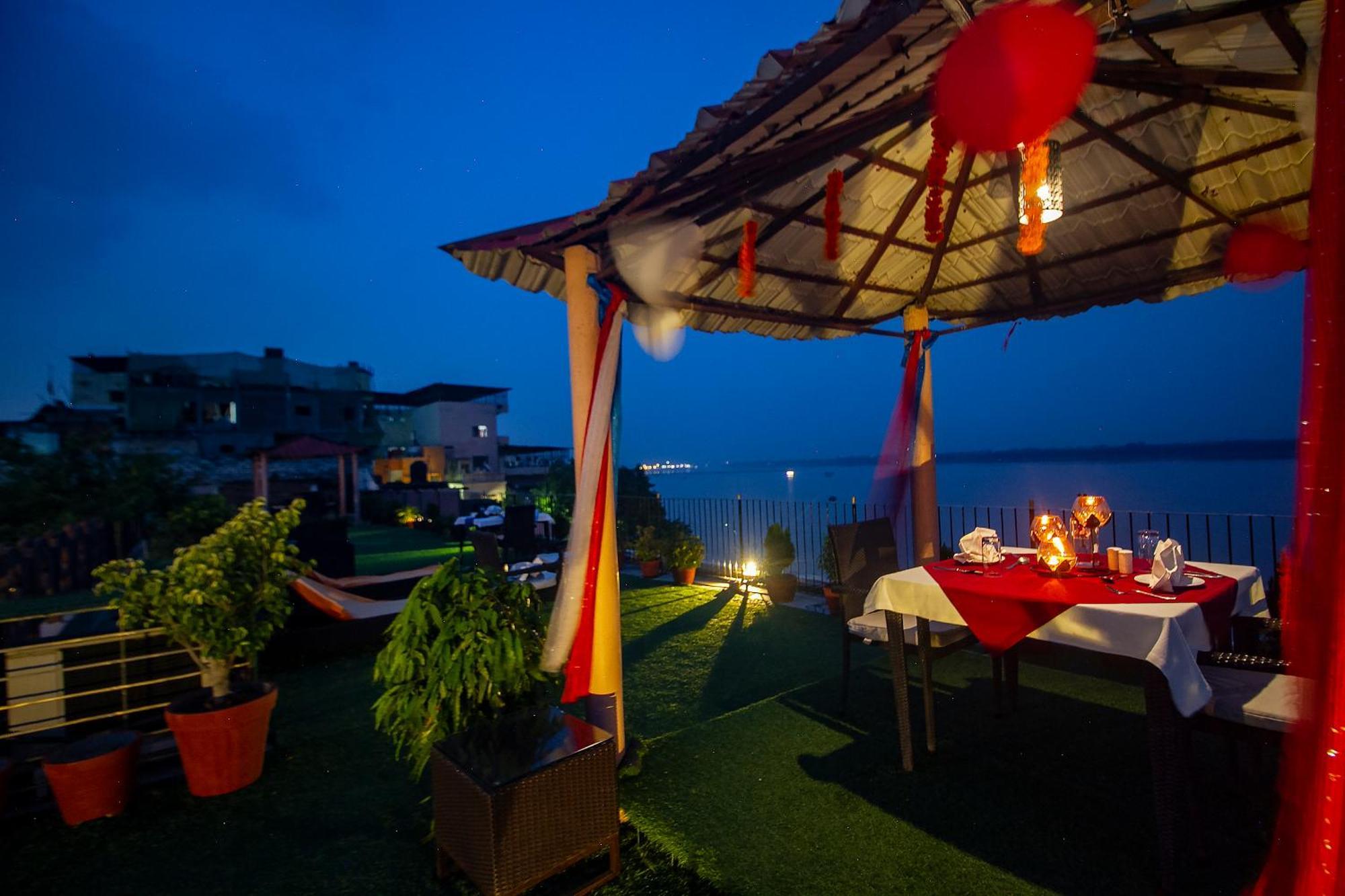 Amritara Suryauday Haveli Hotel Varanasi Exterior foto
