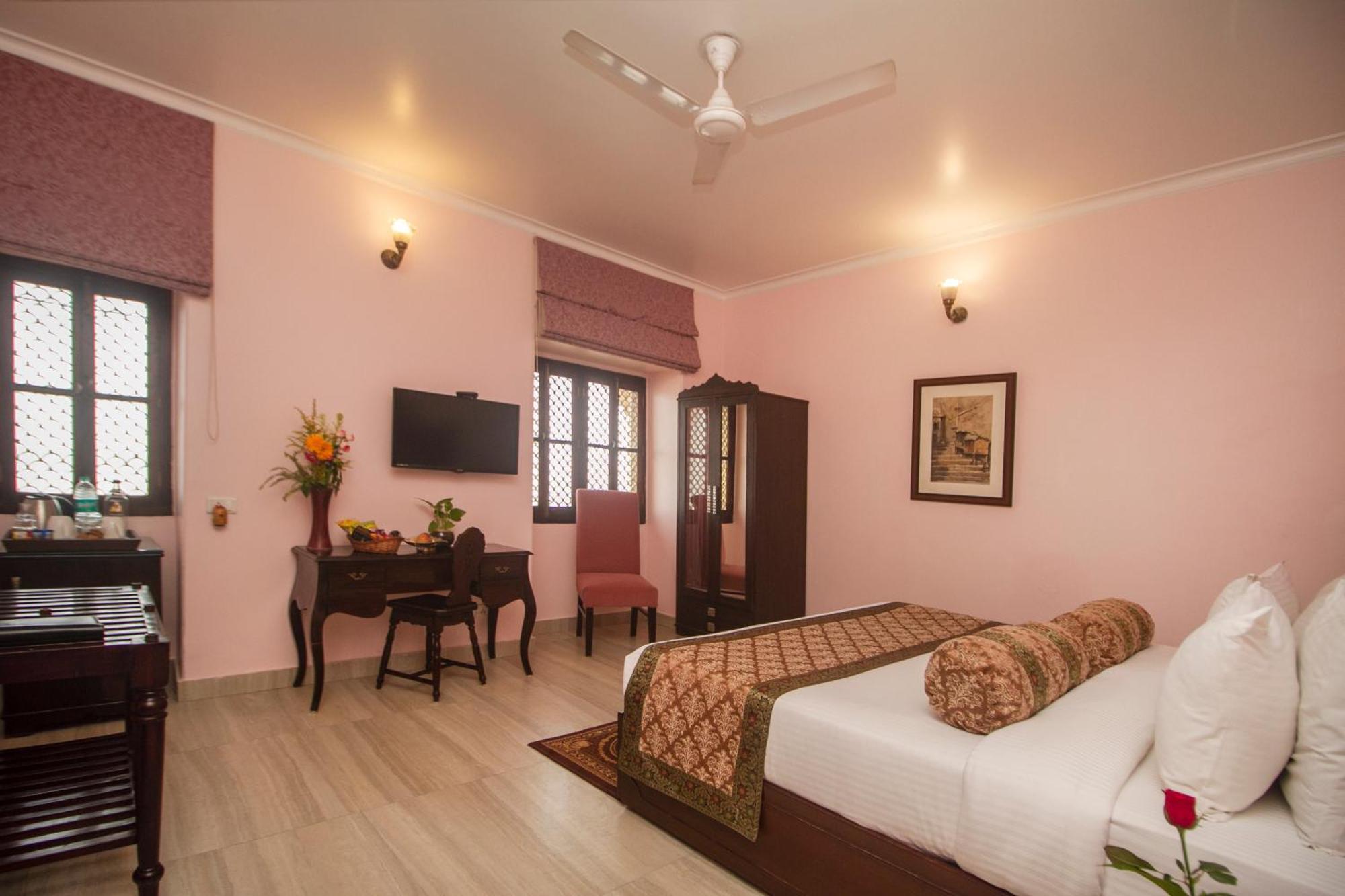Amritara Suryauday Haveli Hotel Varanasi Exterior foto
