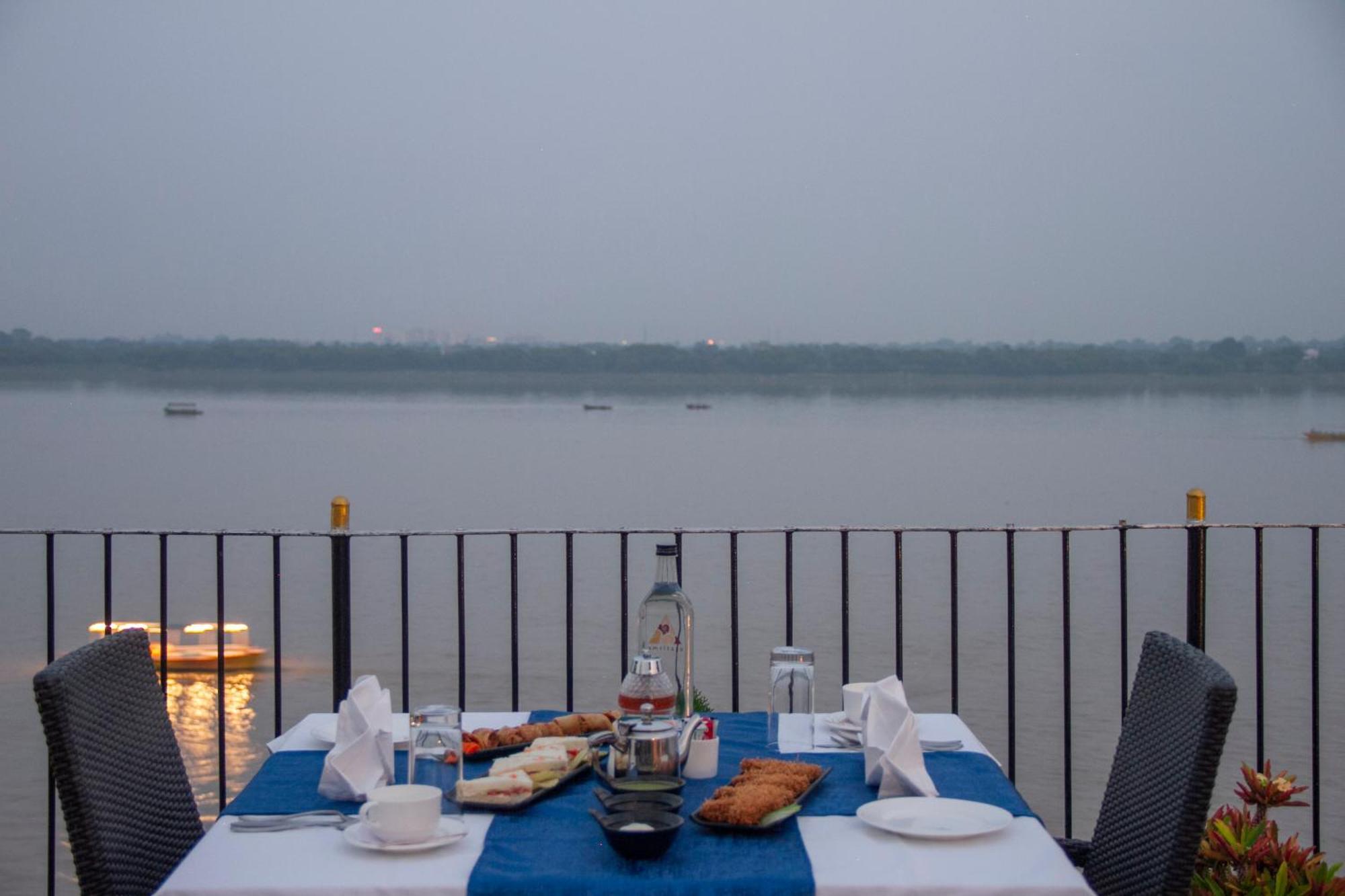 Amritara Suryauday Haveli Hotel Varanasi Exterior foto